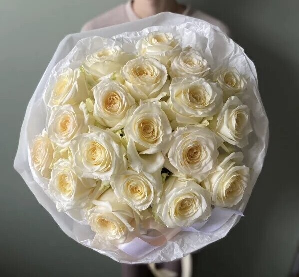 Моно букет из роз, артикул F1223460 - 17000 рублей, доставка по городу. Flawery - доставка цветов