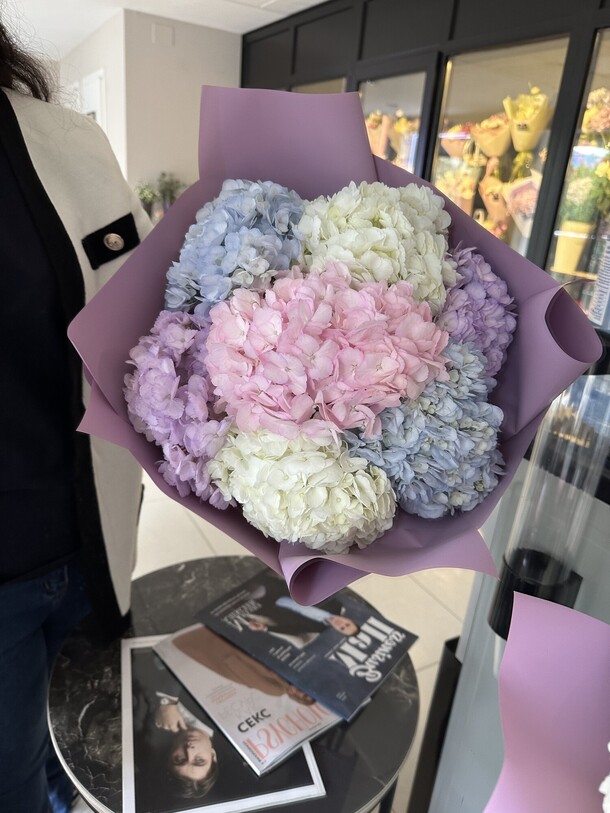 Нежная гортензия, артикул F1224960 - 13747 рублей, доставка по городу. Flawery - доставка цветов