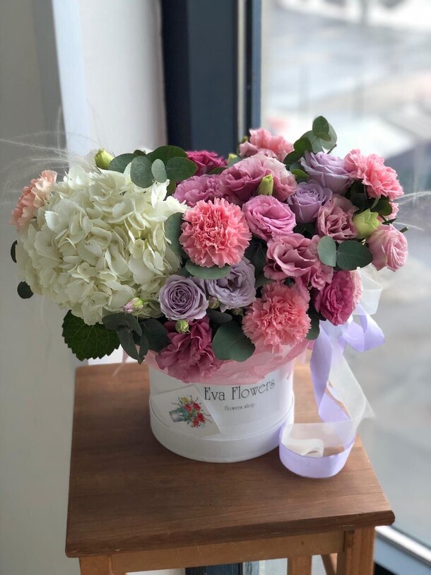 Авторская коробочка с гортензией, артикул F108543 - 6435 рублей, доставка по городу. Flawery - доставка цветов