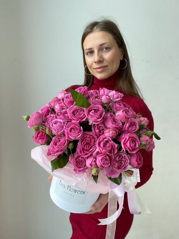 Пионовидные розы в коробочке, артикул F1146102 - 7689 рублей, доставка по городу. Flawery - доставка цветов