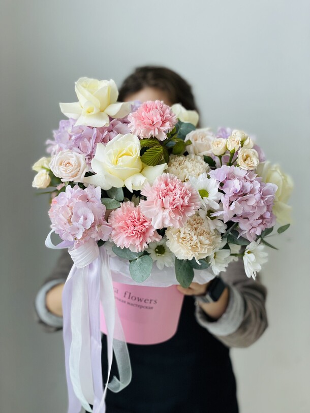 Авторская коробочка, артикул F1206006 - 6259 рублей, доставка по городу. Flawery - доставка цветов