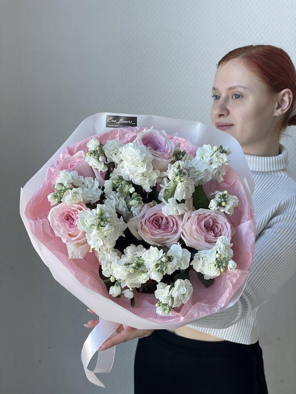 Нежный букет, артикул F1215067 - 5990 рублей, доставка по городу. Flawery - доставка цветов