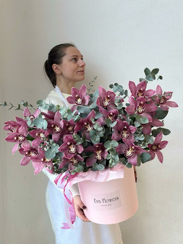 Бордовая орхидея размера maxi, артикул F1265788 - 14300 рублей, доставка по городу. Flawery - доставка цветов