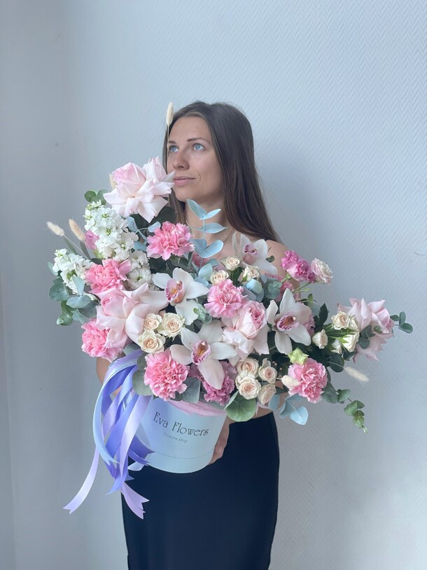 Творческое наслаждение, артикул F1269943 - 9790 рублей, доставка по городу. Flawery - доставка цветов