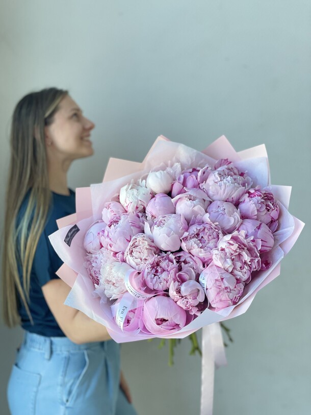 Самые крупные пионы, артикул F1287394 - 24750 рублей, доставка по городу. Flawery - доставка цветов