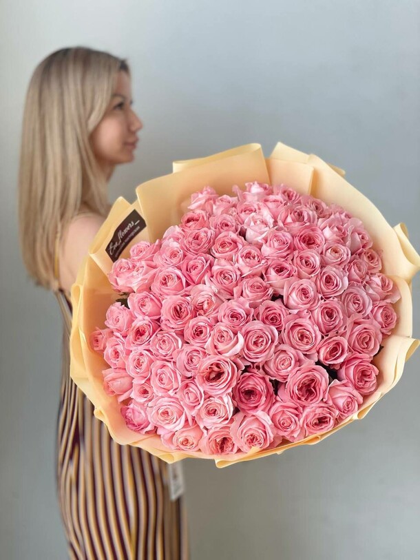 75 пионовидных роз, артикул F1296360 - 29000 рублей, доставка по городу. Flawery - доставка цветов