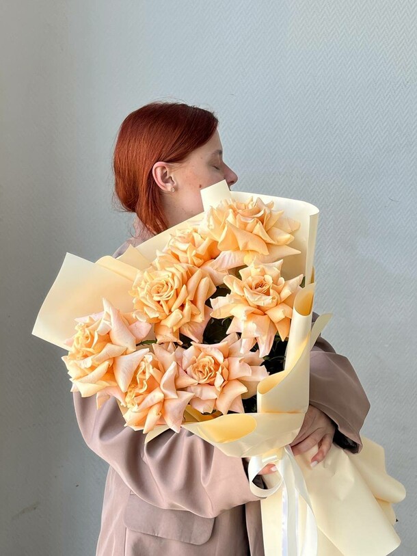 Букет персиковых французских роз💛, артикул F1464804 - 4509 рублей, доставка по городу. Flawery - доставка цветов