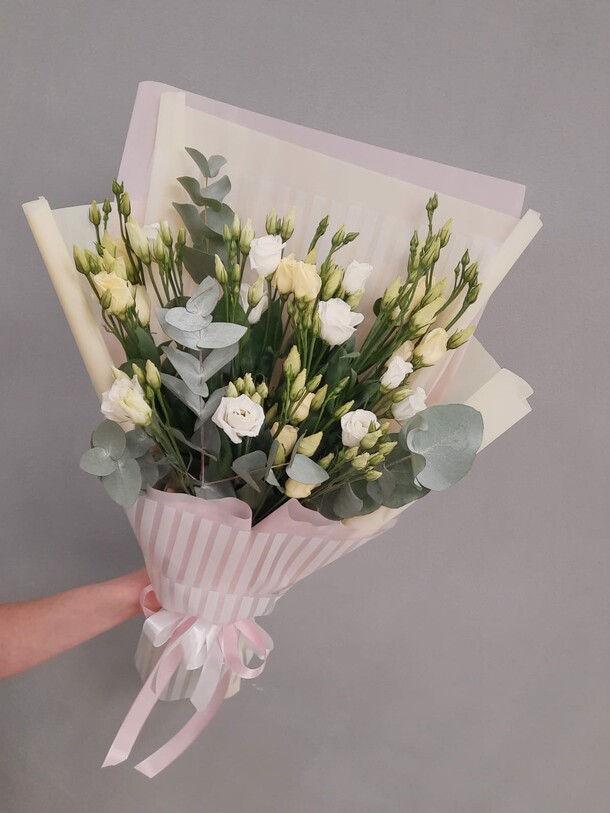 Букет эустомы, артикул F1084915 - 3627 рублей, доставка по городу. Flawery - доставка цветов