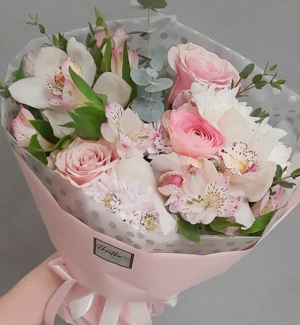 Букет сборный, артикул F1095685 - 5446 рублей, доставка по городу. Flawery - доставка цветов