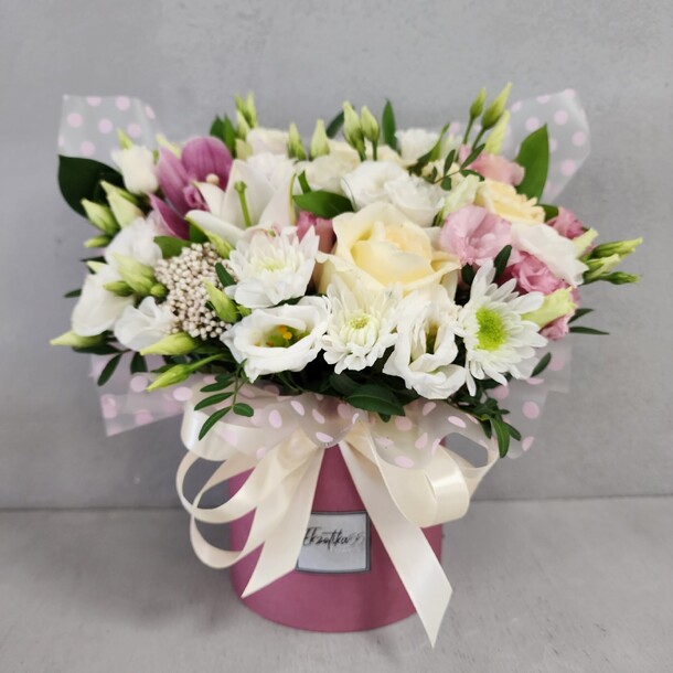 Цветы в коробке, артикул F1183174 - 4950 рублей, доставка по городу. Flawery - доставка цветов