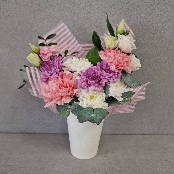 Цветы в стакане, артикул F1257222 - 1645 рублей, доставка по городу. Flawery - доставка цветов