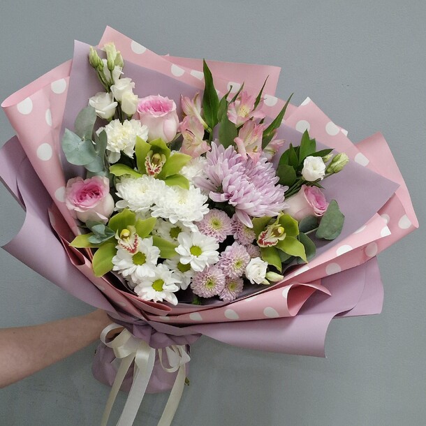 Букет сборный, артикул F1343621 - 6851 рублей, доставка по городу. Flawery - доставка цветов