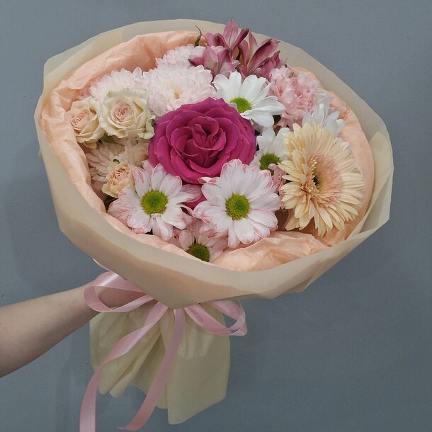 Букет сборный, артикул F1382576 - 3876 рублей, доставка по городу. Flawery - доставка цветов