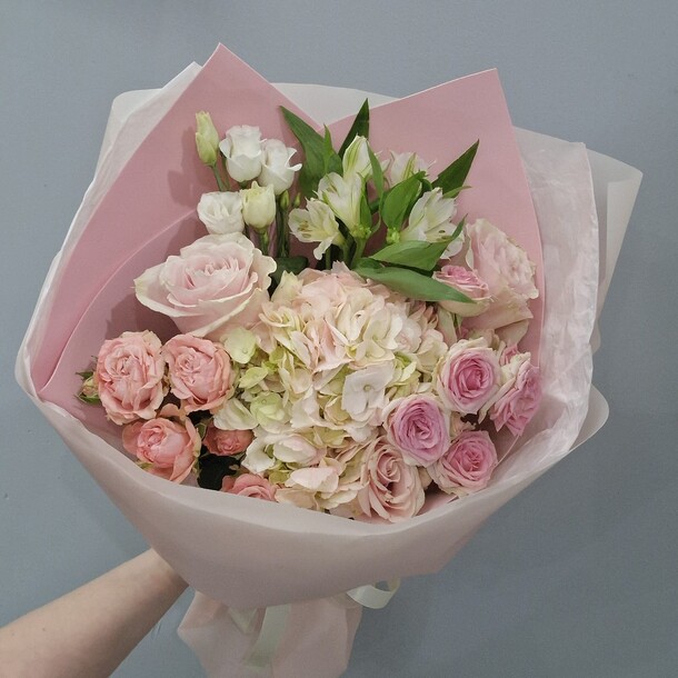 Букет сборный, артикул F1382580 - 4703 рублей, доставка по городу. Flawery - доставка цветов