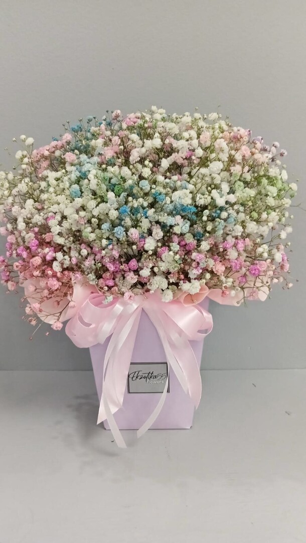 Цветы в коробке, артикул F1384045 - 2264 рублей, доставка по городу. Flawery - доставка цветов