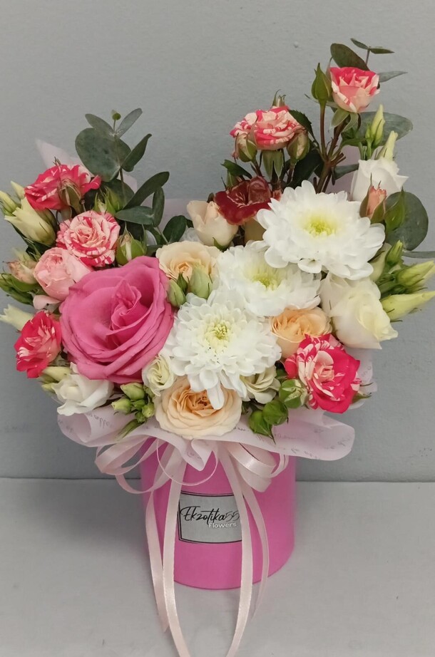 Цветы в коробке, артикул F1398456 - 3215 рублей, доставка по городу. Flawery - доставка цветов