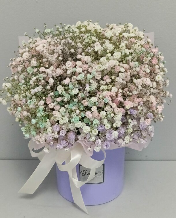 Цветы в коробке, артикул F1402136 - 2264 рублей, доставка по городу. Flawery - доставка цветов