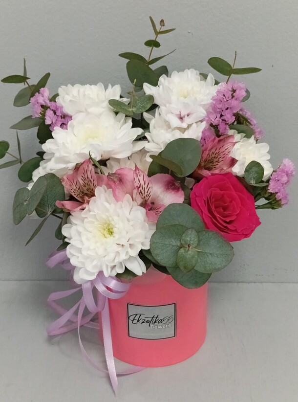 Цветы в коробке, артикул F1405968 - 2851 рублей, доставка по городу. Flawery - доставка цветов