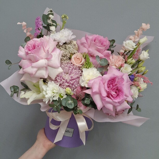 Цветы в коробке, артикул F1412687 - 4950 рублей, доставка по городу. Flawery - доставка цветов