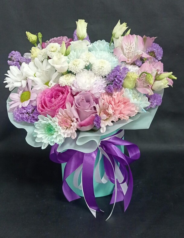 Цветы в коробке, артикул F1419456 - 3604 рублей, доставка по городу. Flawery - доставка цветов