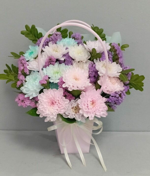 Цветы в коробке, артикул F1421703 - 2885 рублей, доставка по городу. Flawery - доставка цветов