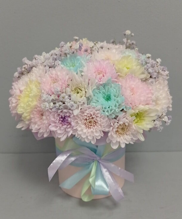 Цветы в коробке, артикул F1423739 - 3173 рублей, доставка по городу. Flawery - доставка цветов