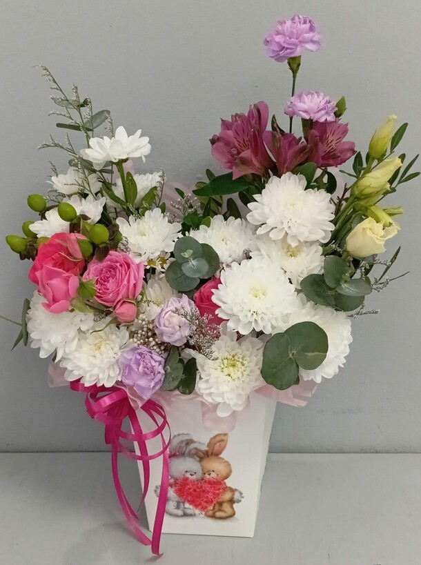 Цветы в коробке, артикул F1424858 - 3545 рублей, доставка по городу. Flawery - доставка цветов