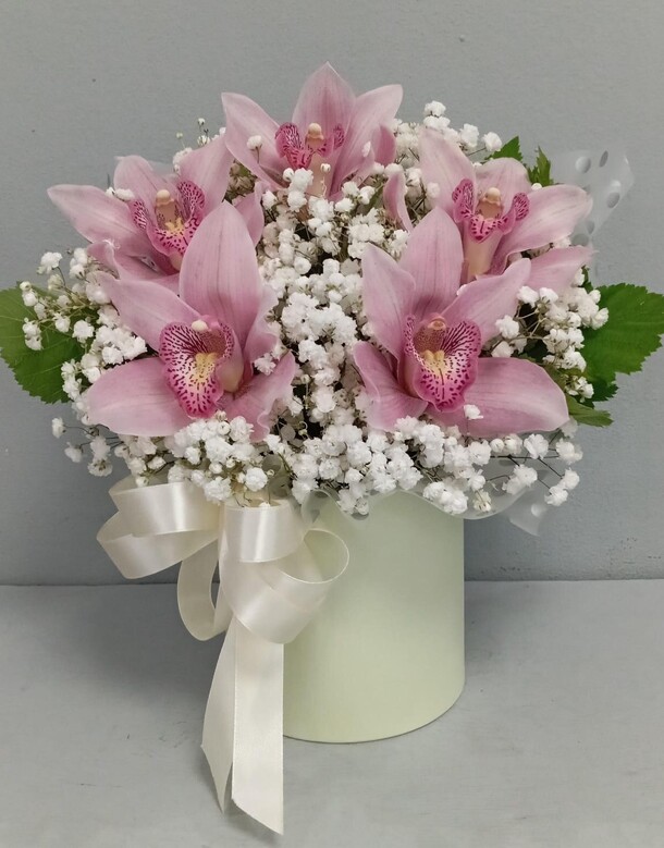 Цветы в коробке, артикул F1431592 - 3297 рублей, доставка по городу. Flawery - доставка цветов