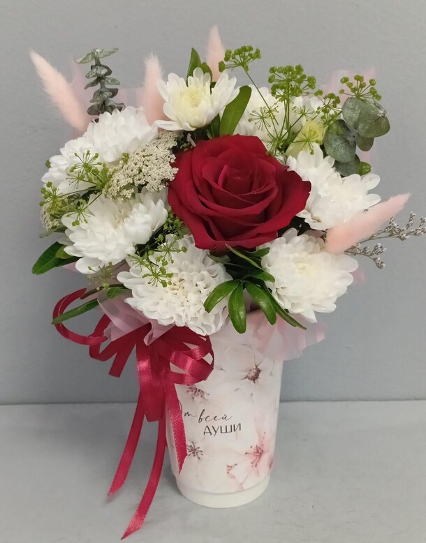 Цветы в стаканчике, артикул F1432533 - 1628 рублей, доставка по городу. Flawery - доставка цветов