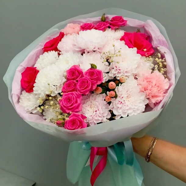 Букет сборный, артикул F1433379 - 5115 рублей, доставка по городу. Flawery - доставка цветов