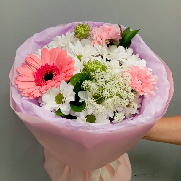 Букет сборный, артикул F1433381 - 3959 рублей, доставка по городу. Flawery - доставка цветов