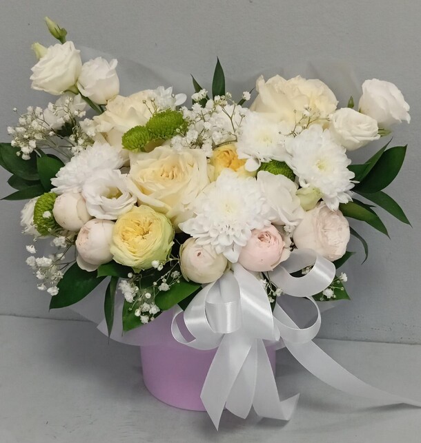 Цветы в коробке, артикул F1451761 - 4438 рублей, доставка по городу. Flawery - доставка цветов