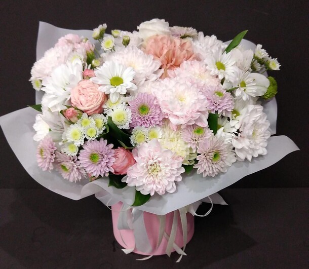 Цветы в коробке, артикул F1474584 - 4950 рублей, доставка по городу. Flawery - доставка цветов