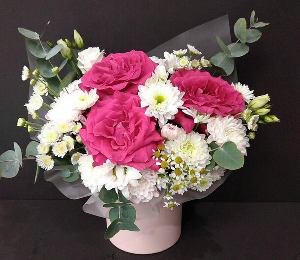 Цветы в коробке, артикул F1474588 - 4604 рублей, доставка по городу. Flawery - доставка цветов