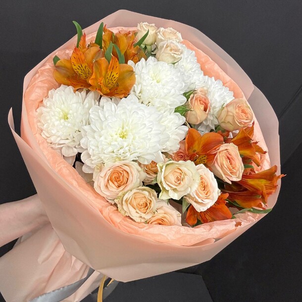 Букет сборный, артикул F1490894 - 3297 рублей, доставка по городу. Flawery - доставка цветов