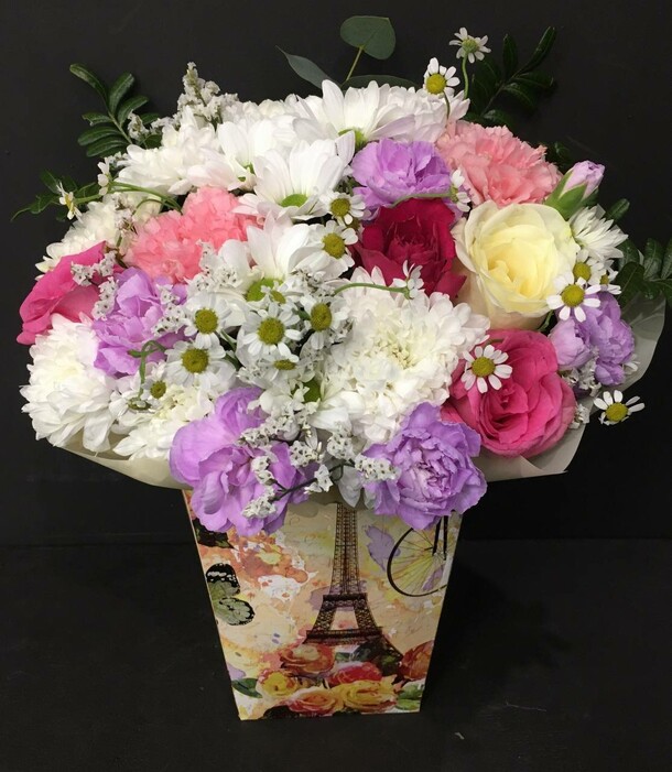 Цветы в коробке, артикул F1496482 - 2975 рублей, доставка по городу. Flawery - доставка цветов