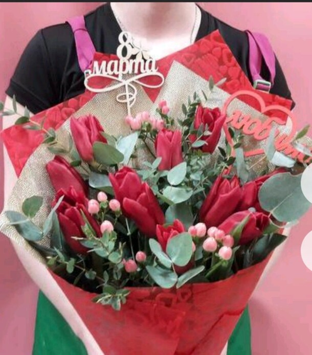 Букет с тюльпанами, артикул F72882 - 5110 рублей, доставка по городу. Flawery - доставка цветов