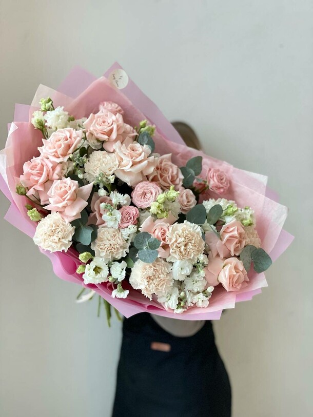 Букет нежные оттенки, артикул F1239095 - 12900 рублей, доставка по городу. Flawery - доставка цветов