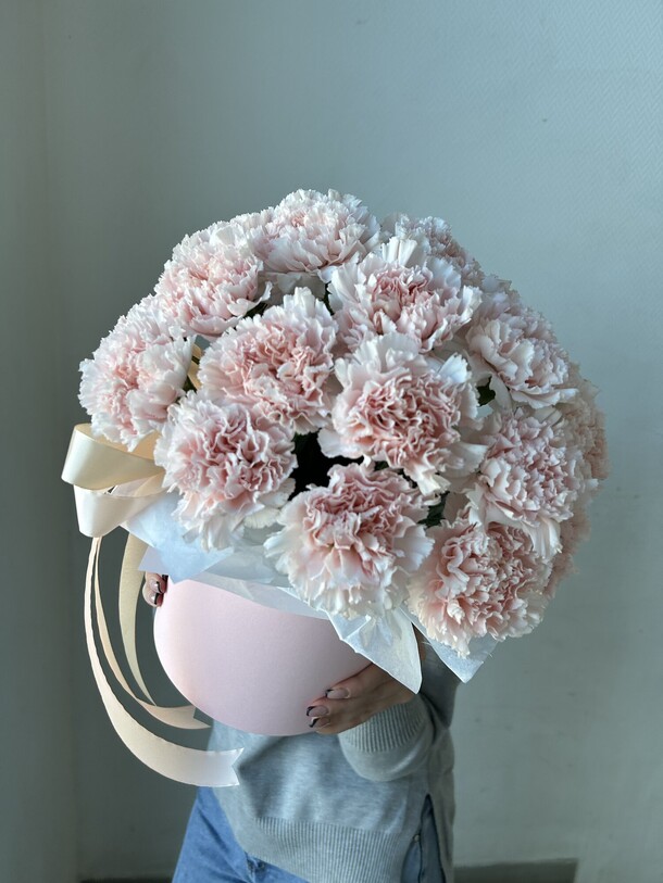 Диантусы в коробке, артикул F1257431 - 5995 рублей, доставка по городу. Flawery - доставка цветов