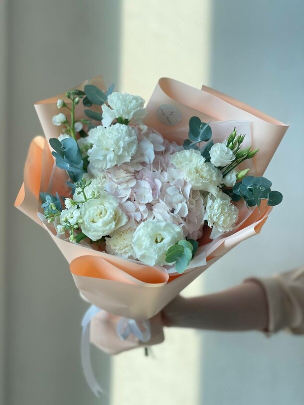 Ванильный букет 💐, артикул F1297456 - 4389 рублей, доставка по городу. Flawery - доставка цветов