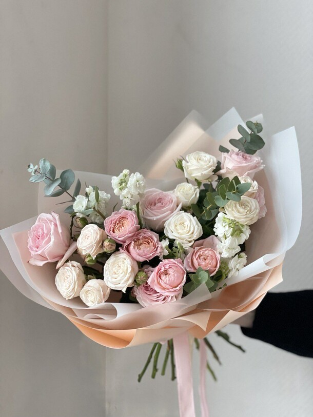 Микс пионовидных роз, артикул F1301393 - 9680 рублей, доставка по городу. Flawery - доставка цветов