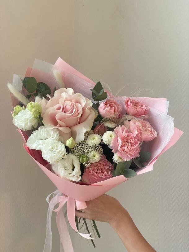 Изящный букет с французской розой., артикул F1342928 - 4389 рублей, доставка по городу. Flawery - доставка цветов