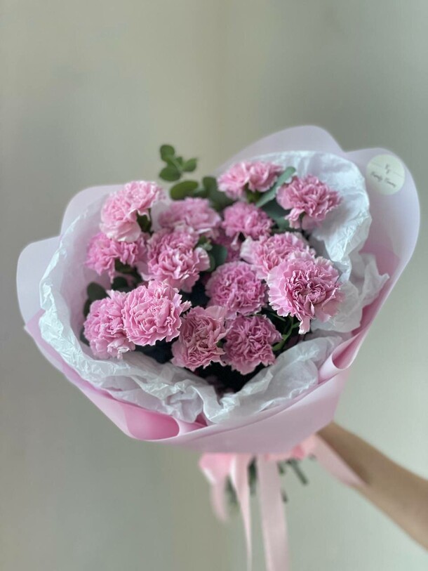 17 розовых диантусов, артикул F1368519 - 4389 рублей, доставка по городу. Flawery - доставка цветов