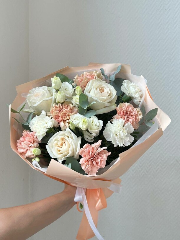 Букет в бежево-коричневых тонах., артикул F1371284 - 5940 рублей, доставка по городу. Flawery - доставка цветов