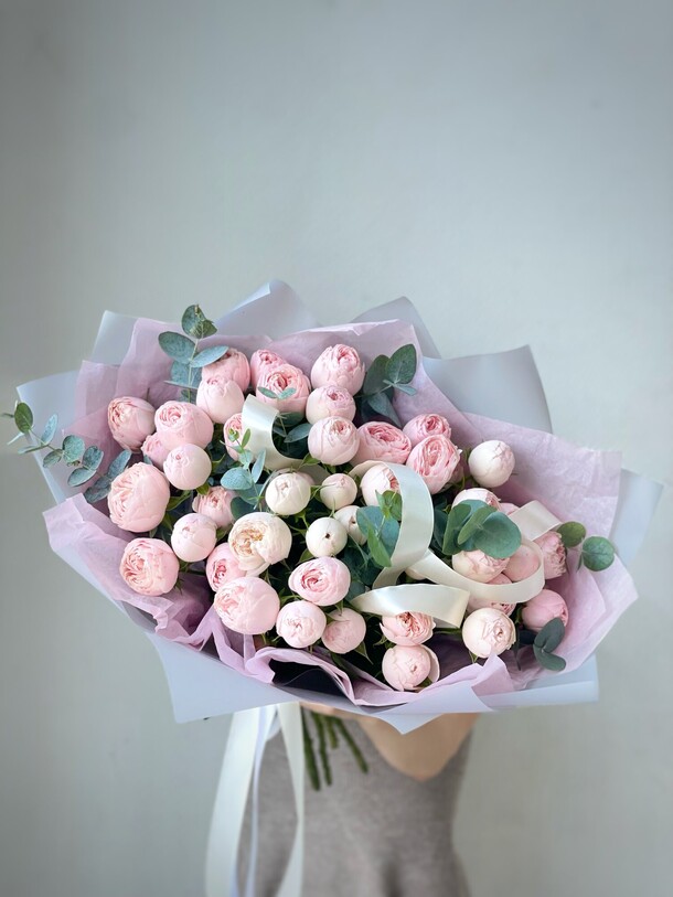 Букет пионовидных роз, артикул F1463545 - 7689 рублей, доставка по городу. Flawery - доставка цветов