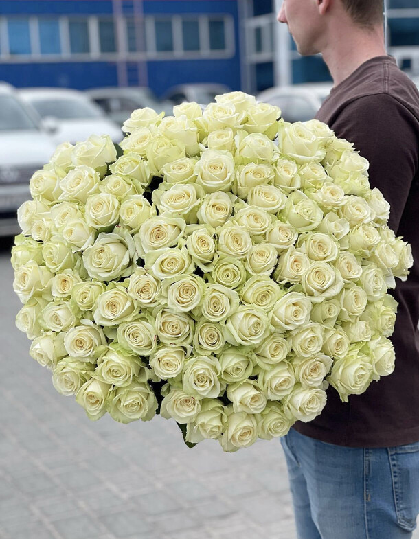 101 белая роза, артикул F1225300 - 34500 рублей, доставка по городу. Flawery - доставка цветов