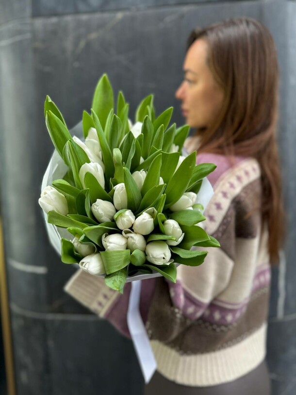 Тюльпан, артикул F1384991 - 7300 рублей, доставка по городу. Flawery - доставка цветов