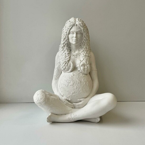 Гипсовая статуэтка «мать-земля», артикул F1412944 - 2600 рублей, доставка по городу. Flawery - доставка цветов