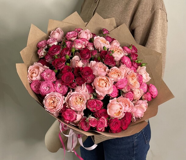 Микс кустовой розы, артикул F1226589 - 10923 рублей, доставка по городу. Flawery - доставка цветов