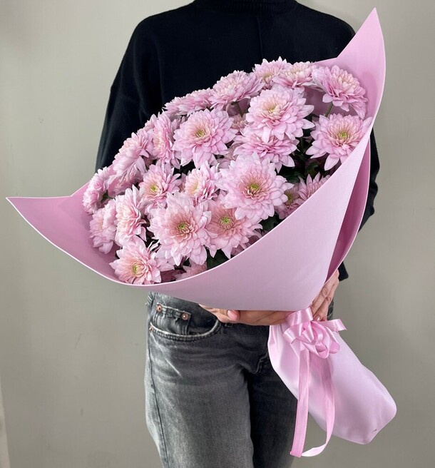 Розовая хризантема, артикул F1259032 - 3223 рублей, доставка по городу. Flawery - доставка цветов